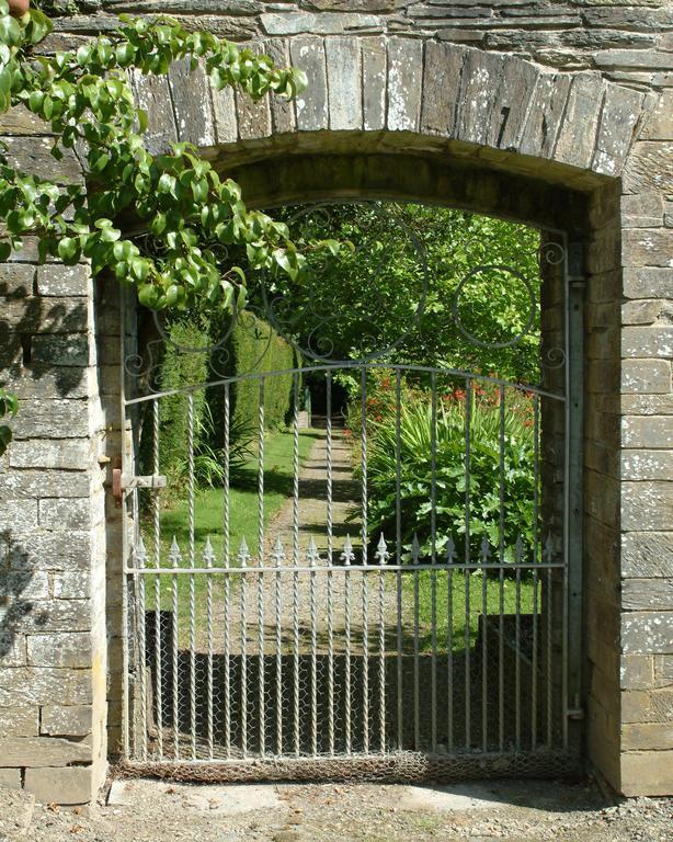 Rhosygilwen Courtyard Bed and Breakfast Cilgerran Exterior foto
